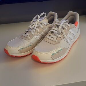 Adidas Womens Retrorun EH1858 White Running Shoes Sneakers Size 8.5
